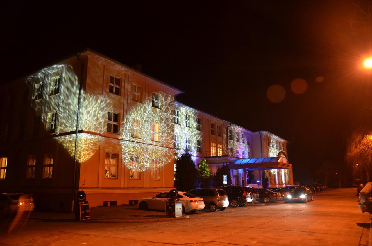 Solidaris Kędzierzyn-Koźle Exterior foto